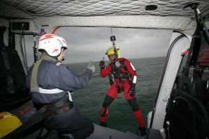 operador de grua rescatador salvamento maritimo