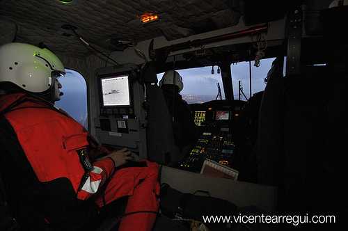 a bordo del helimer durante una búsqueda